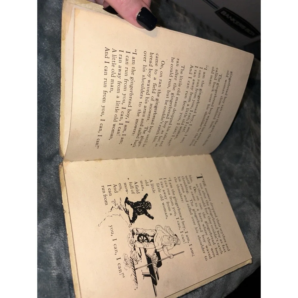 The GingerBread Boy‎ - 1921 Children's Book-Saalfield Publishing Akron Oh